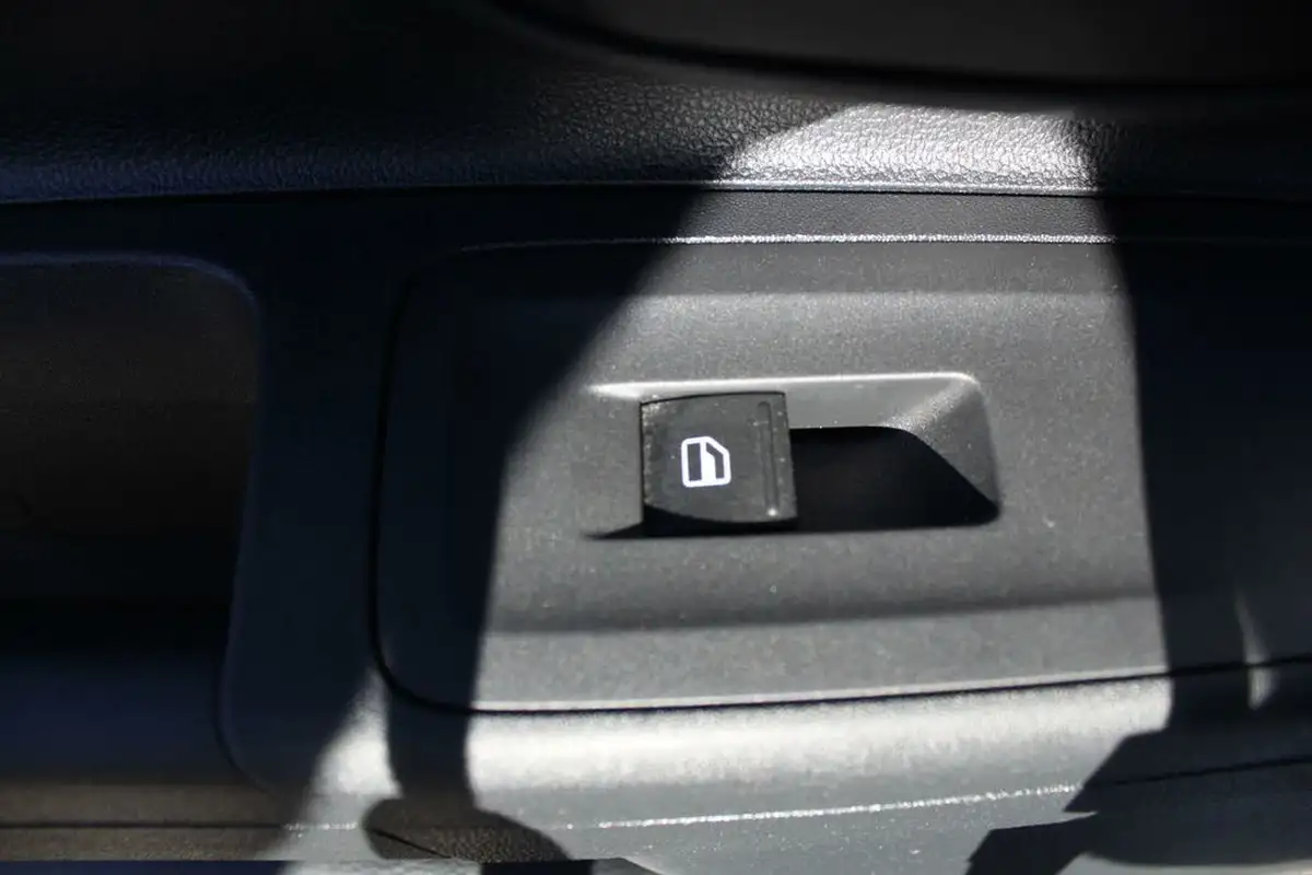 2015-skoda-citigo-10-se-5d-big-23