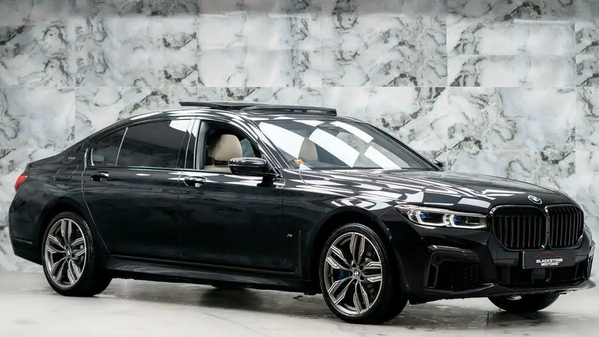 2020-bmw-7-series-66-m760li-big-0