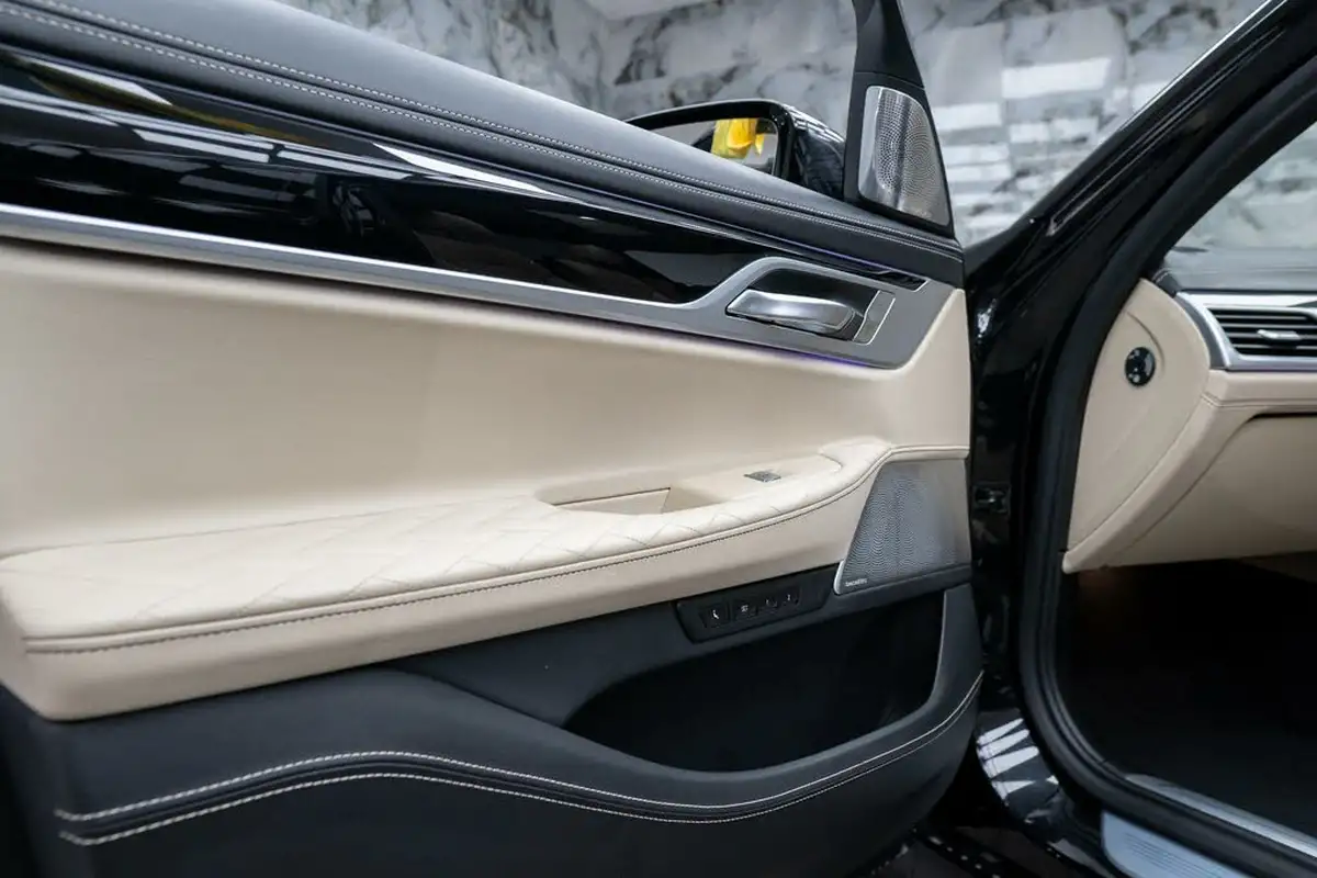 2020-bmw-7-series-66-m760li-big-48