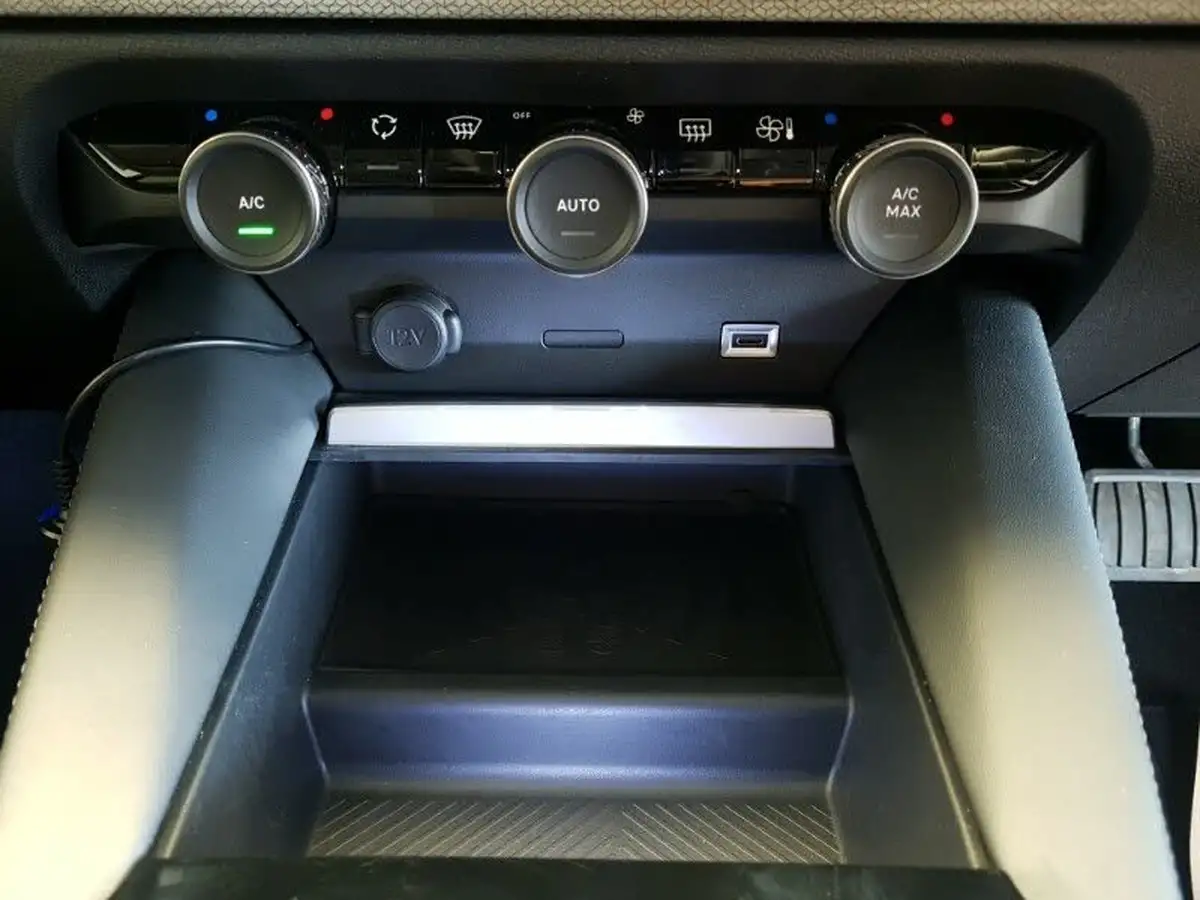 2023-citroen-c5-x-12-puretech-shine-big-17
