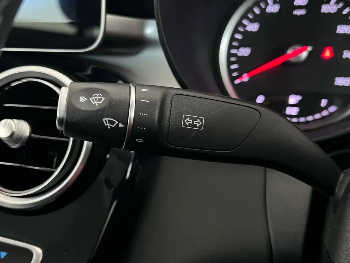 2019-mercedes-benz-c-class-15-c200-se-ss-saloon-4d-big-20