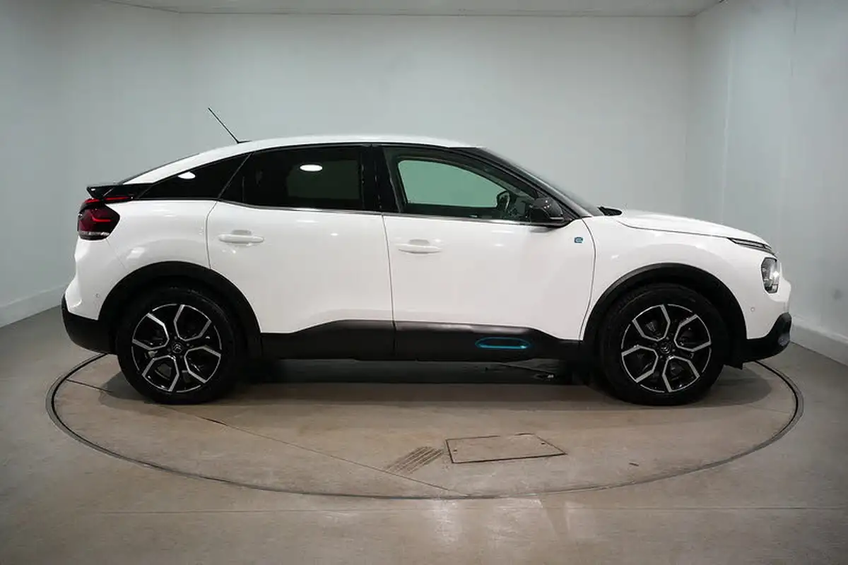 2022-citroen-c4-e-shine-plus-big-3
