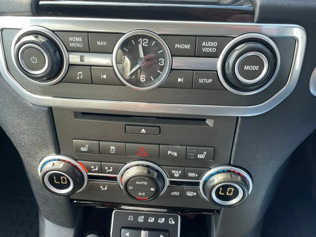 2016-land-rover-discovery-4-30-sd-v6-graphite-big-16