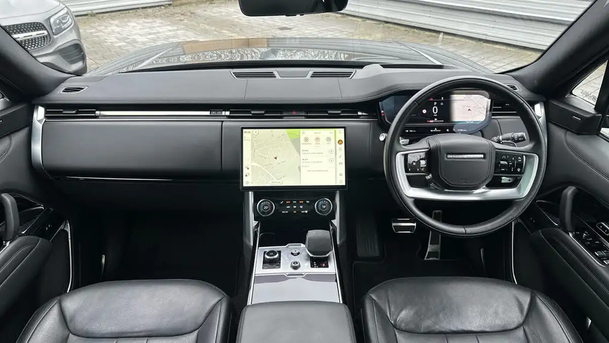 2023-land-rover-range-rover-30-d350-hse-big-8