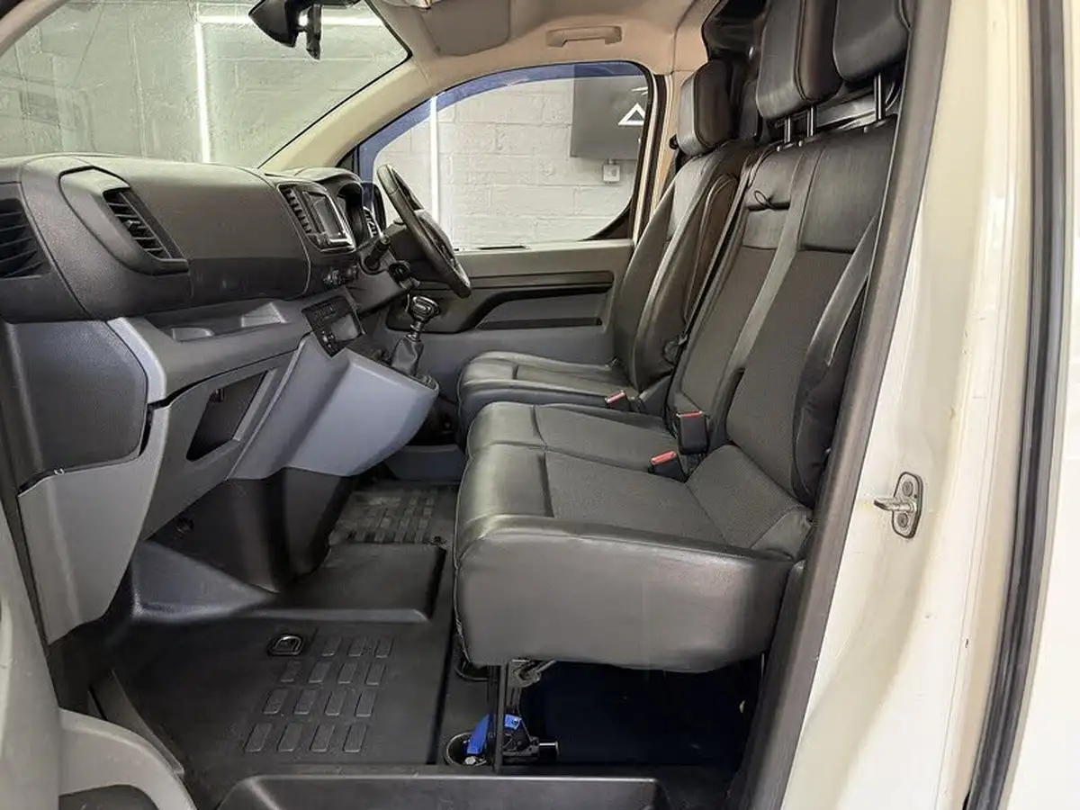 2021-vauxhall-vivaro-15td-2900-l2h1-sportive-100pseu6dt-big-39