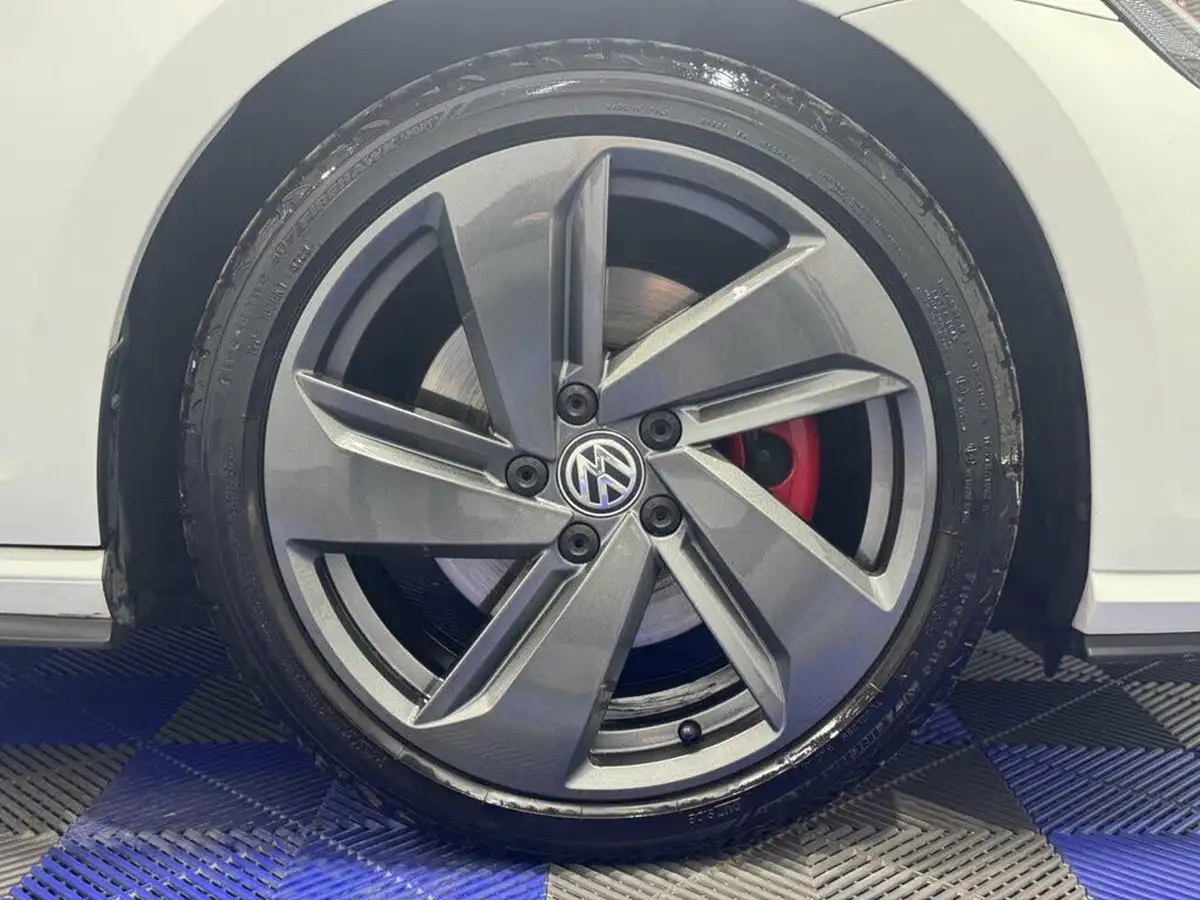2018-volkswagen-golf-20-tsi-gti-5d-big-31