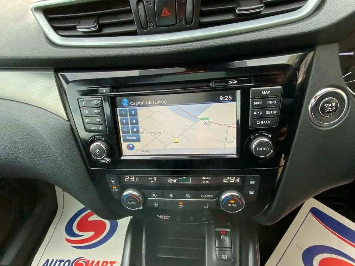 2017-nissan-qashqai-15dci-tekna-big-23
