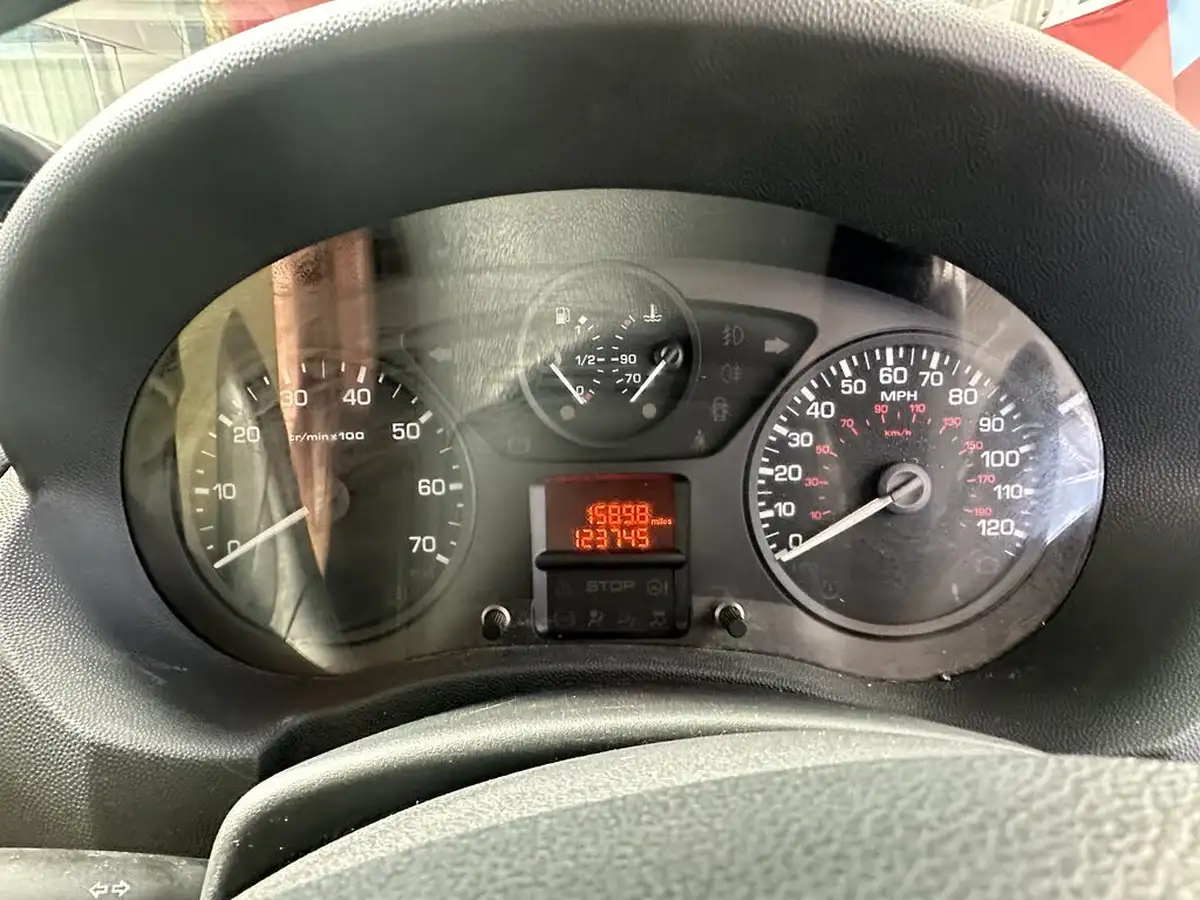2015-citroen-dispatch-16td-enterprise-panel-big-2