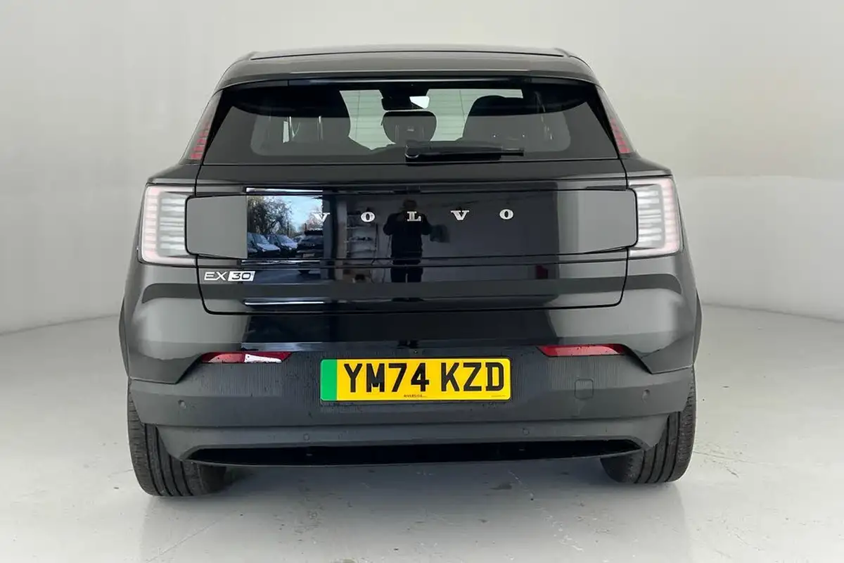 2024-volvo-ex30-e-single-motor-plus-extended-range-big-20