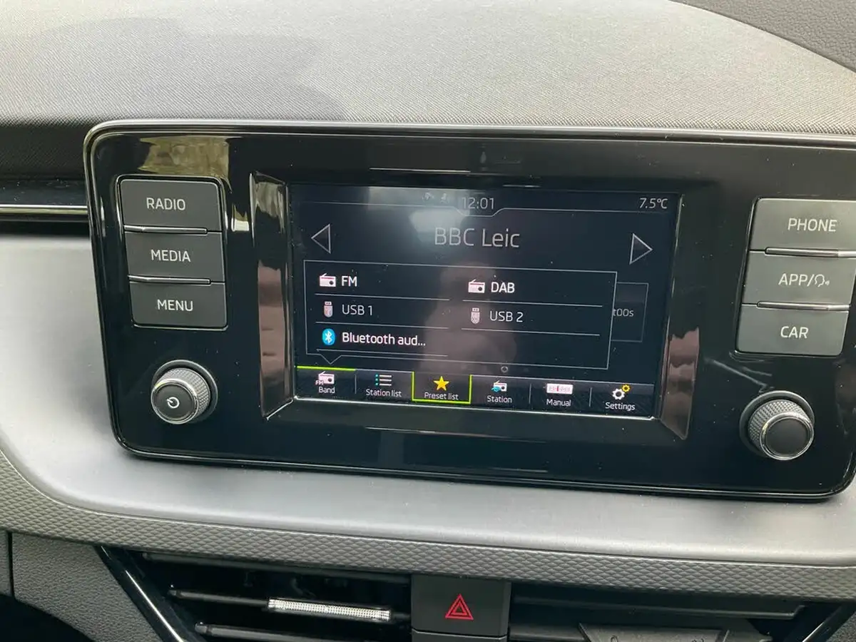 2023-skoda-scala-10-tsi-s-big-17