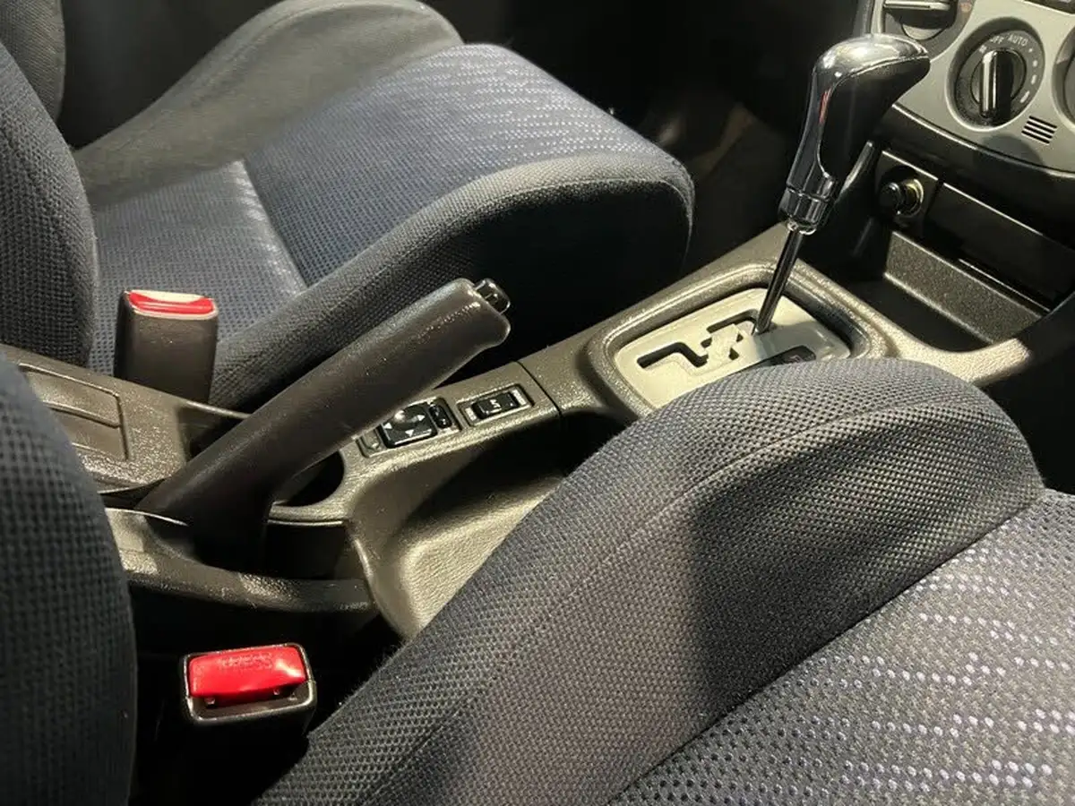 2002-subaru-impreza-20-gx-saloon-4d-auto-big-37
