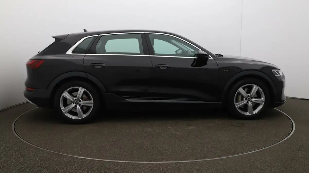 2021-audi-e-tron-50e-technik-station-wagon-big-43