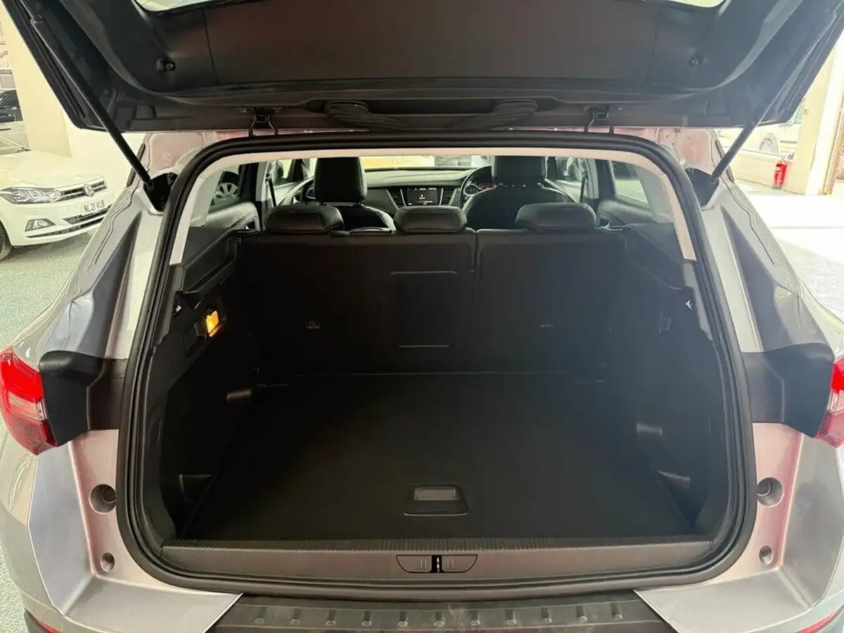 2019-vauxhall-grandland-x-12-elite-nav-big-10