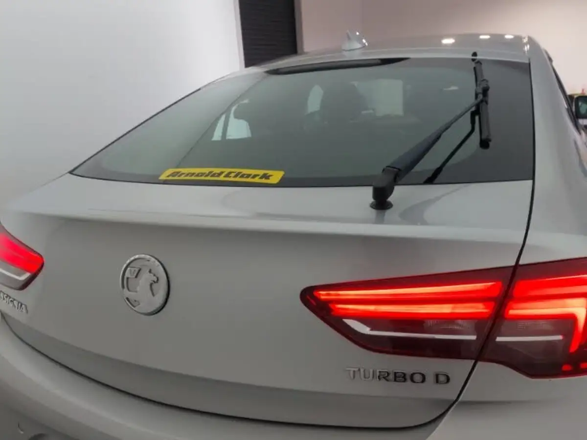 2018-vauxhall-insignia-grand-sport-20td-tech-line-nav-big-14