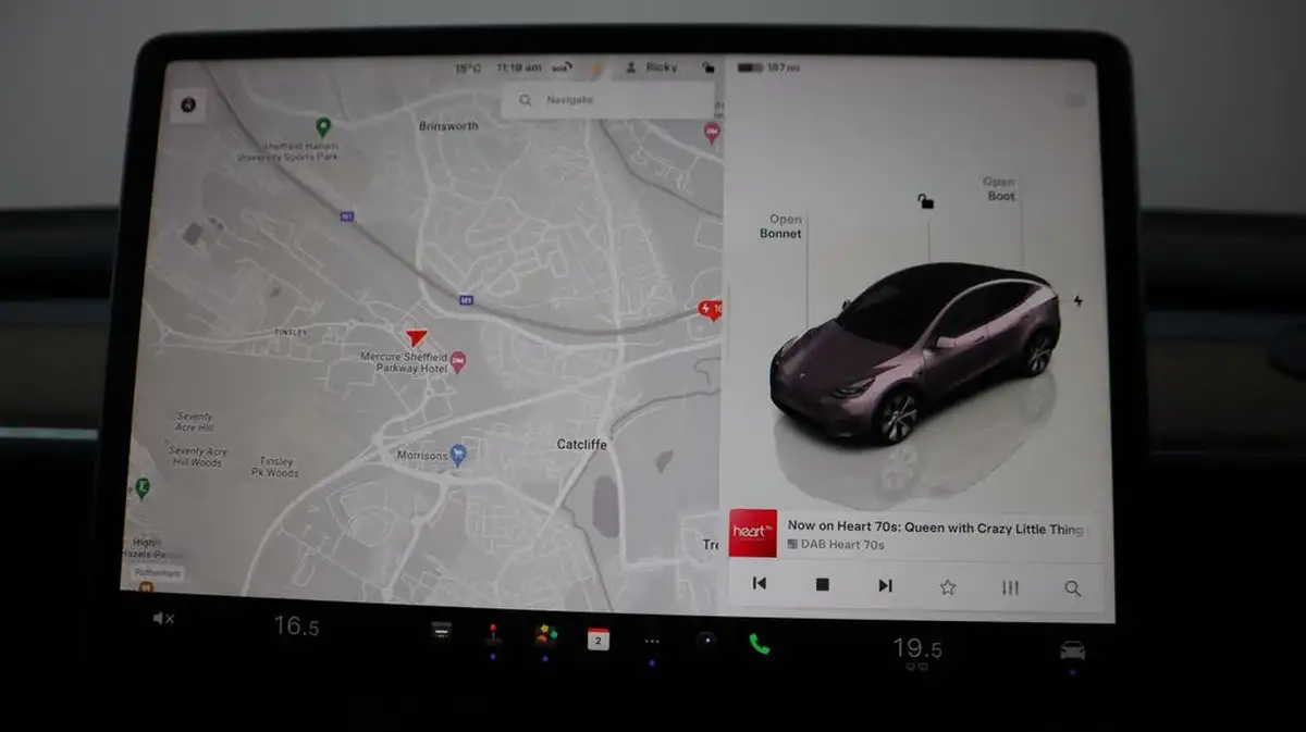 2022-tesla-model-y-e-long-range-big-11