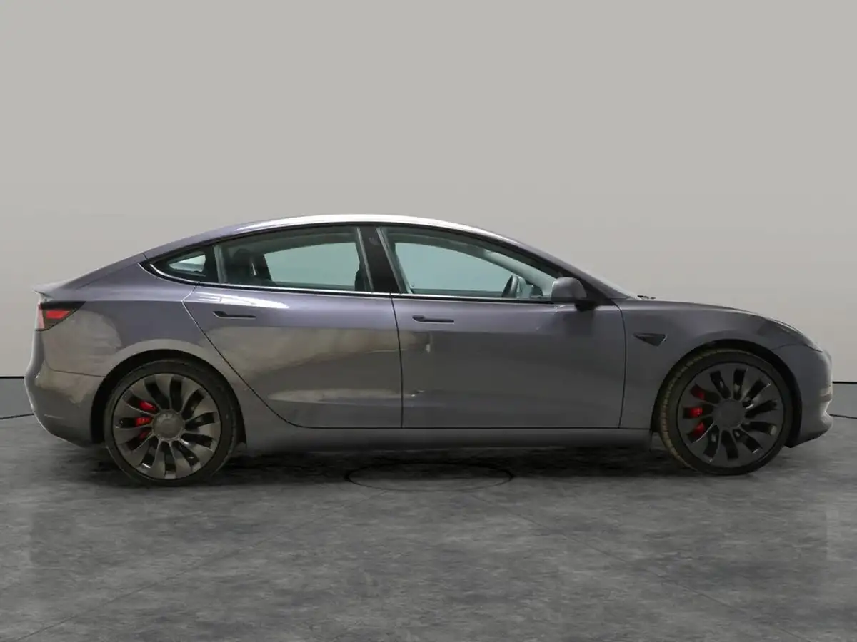 2022-tesla-model-3-e-performance-big-10
