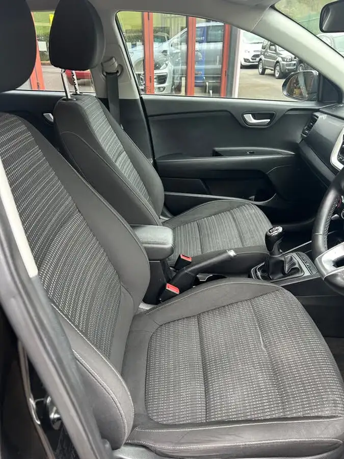 2018-kia-stonic-14-2-big-7