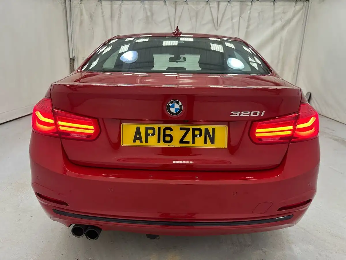 2016-bmw-3-series-20-320i-sport-saloon-4d-auto-big-6