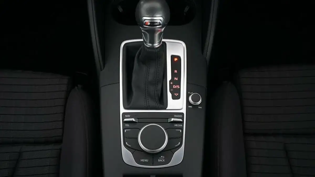 2015-audi-a3-cabriolet-14-sport-tfsi-150ps-cod-s-tronic-big-18
