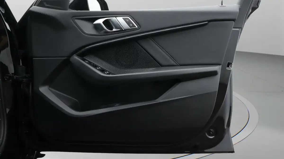 2022-bmw-1-series-15td-116d-sport-dct-big-15