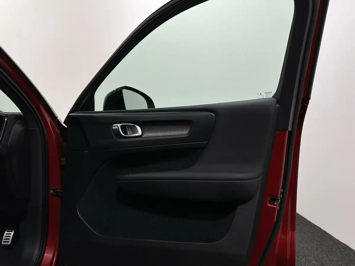 2021-volvo-xc40-15-t5-r-design-262bhp-big-25