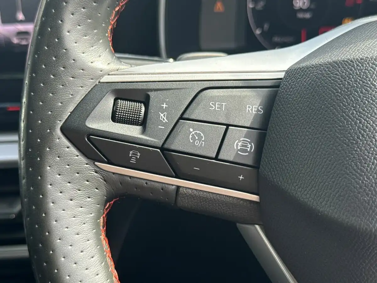 2021-seat-leon-10-etsi-evo-fr-sport-hatchback-big-15