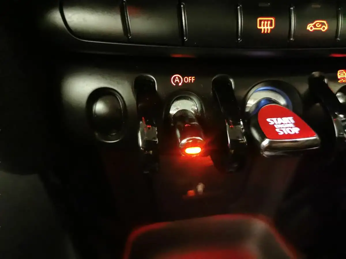 2021-mini-cooper-15-one-classic-5d-auto-big-18