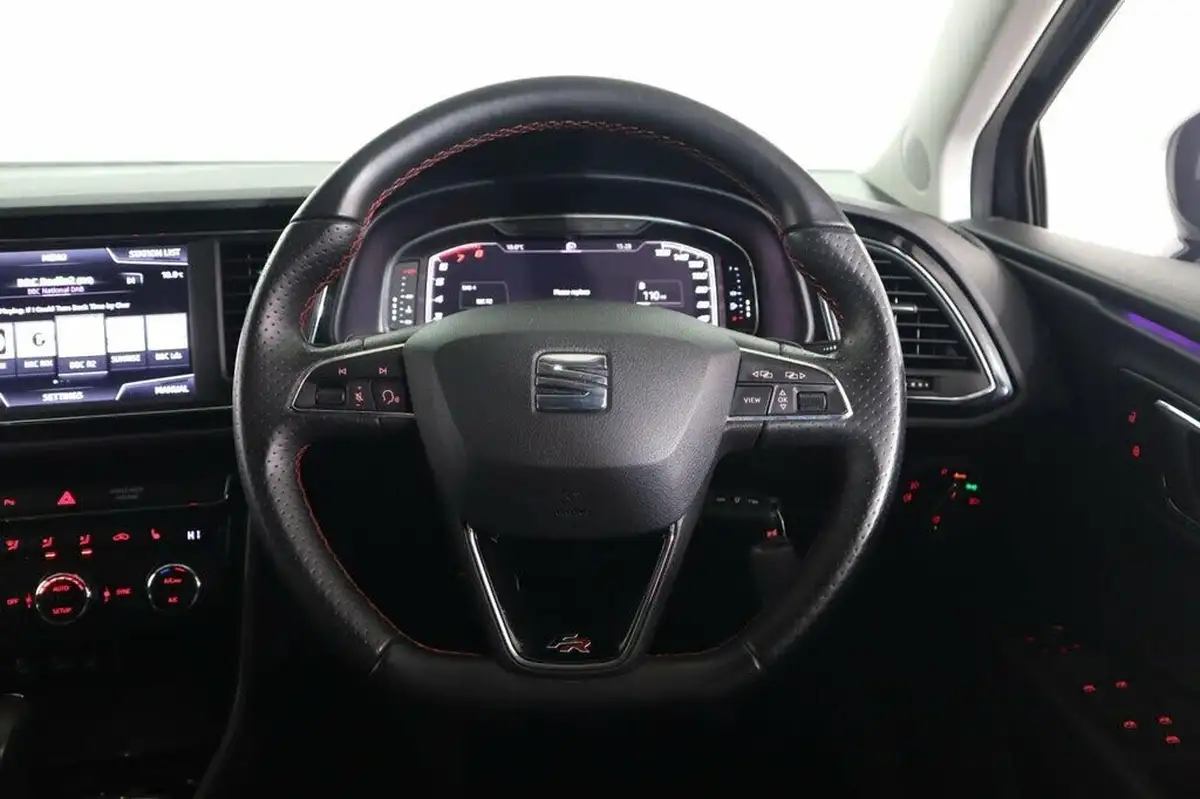 2019-seat-leon-20-tsi-fr-sport-hatchback-big-54