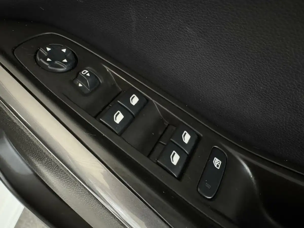 2021-vauxhall-grandland-x-15td-elite-nav-big-16