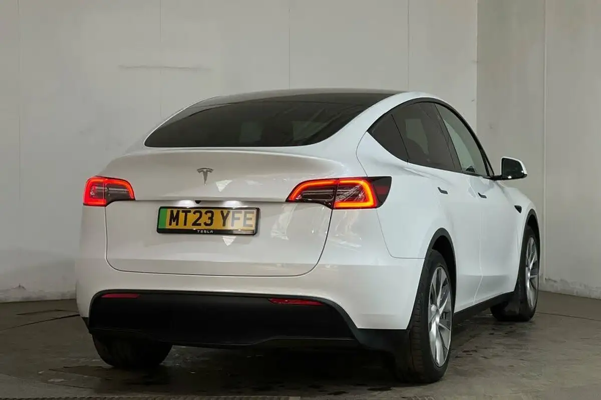 2023-tesla-model-y-e-rwd-big-19
