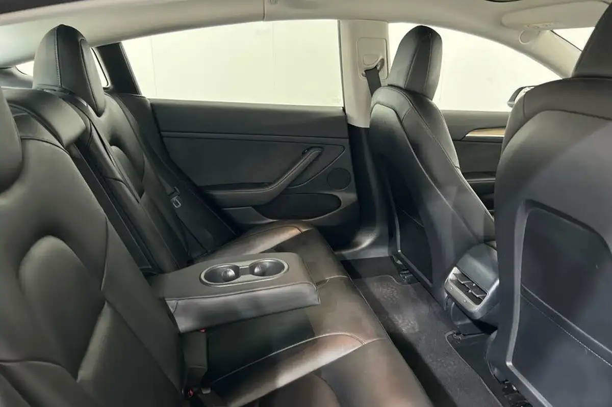 2021-tesla-model-3-e-long-range-awd-big-34