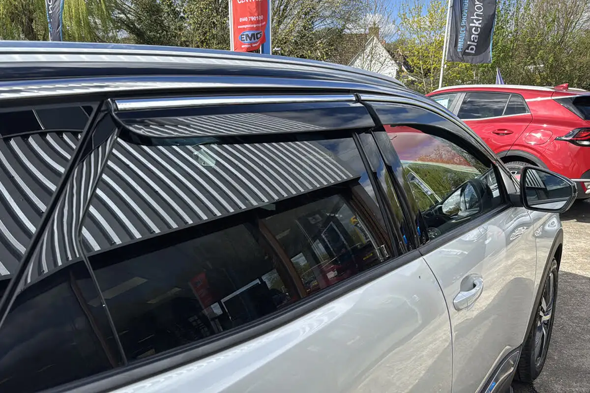 2023-peugeot-3008-suv-12-puretech-allure-premium-eat8-big-29