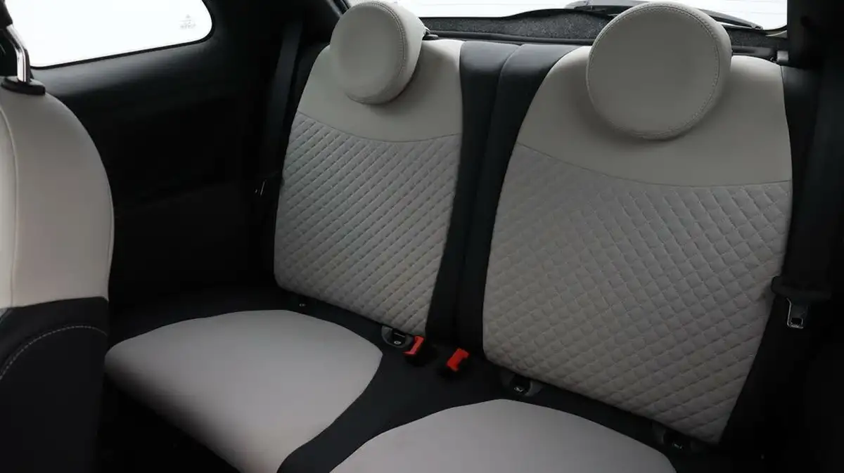 2022-fiat-500-10-dolcevita-big-16