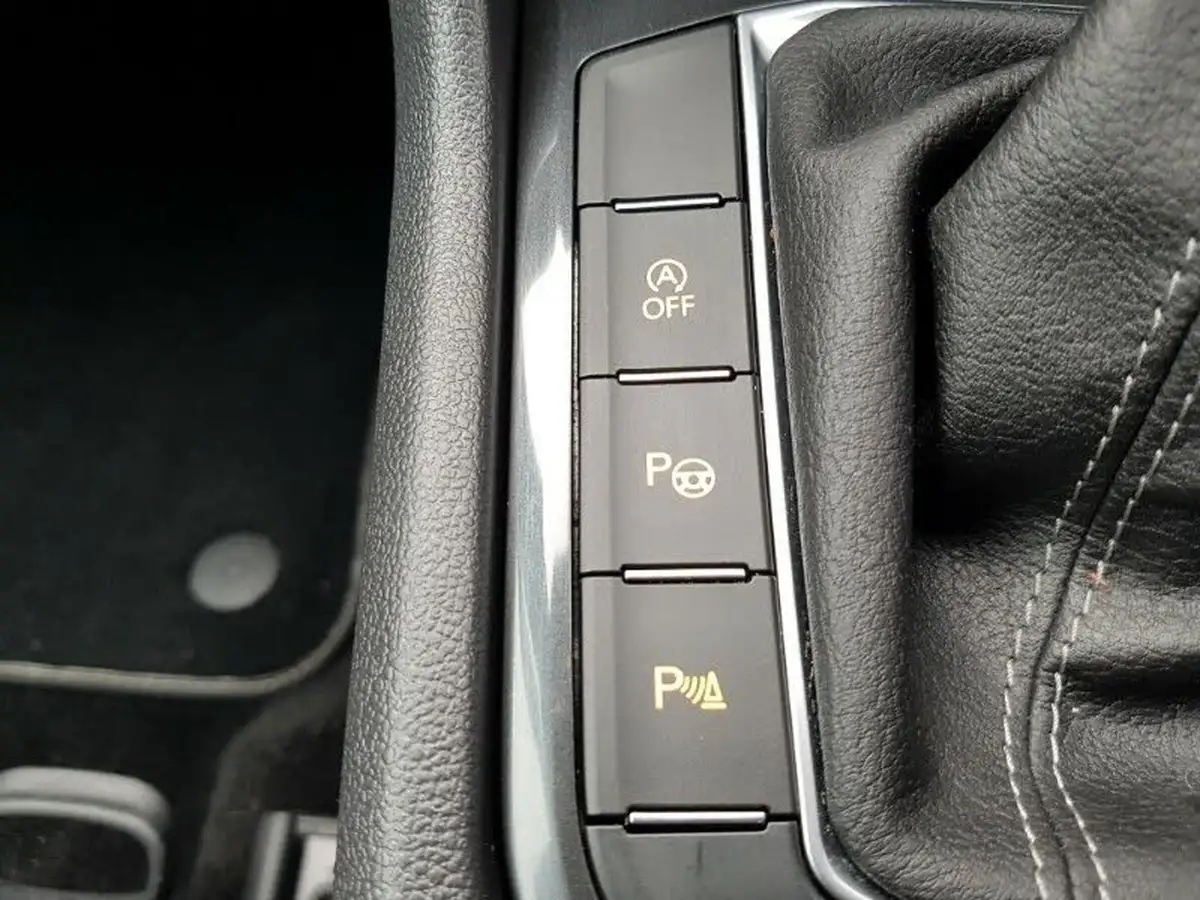 2022-volkswagen-tiguan-15-tsi-r-line-big-16