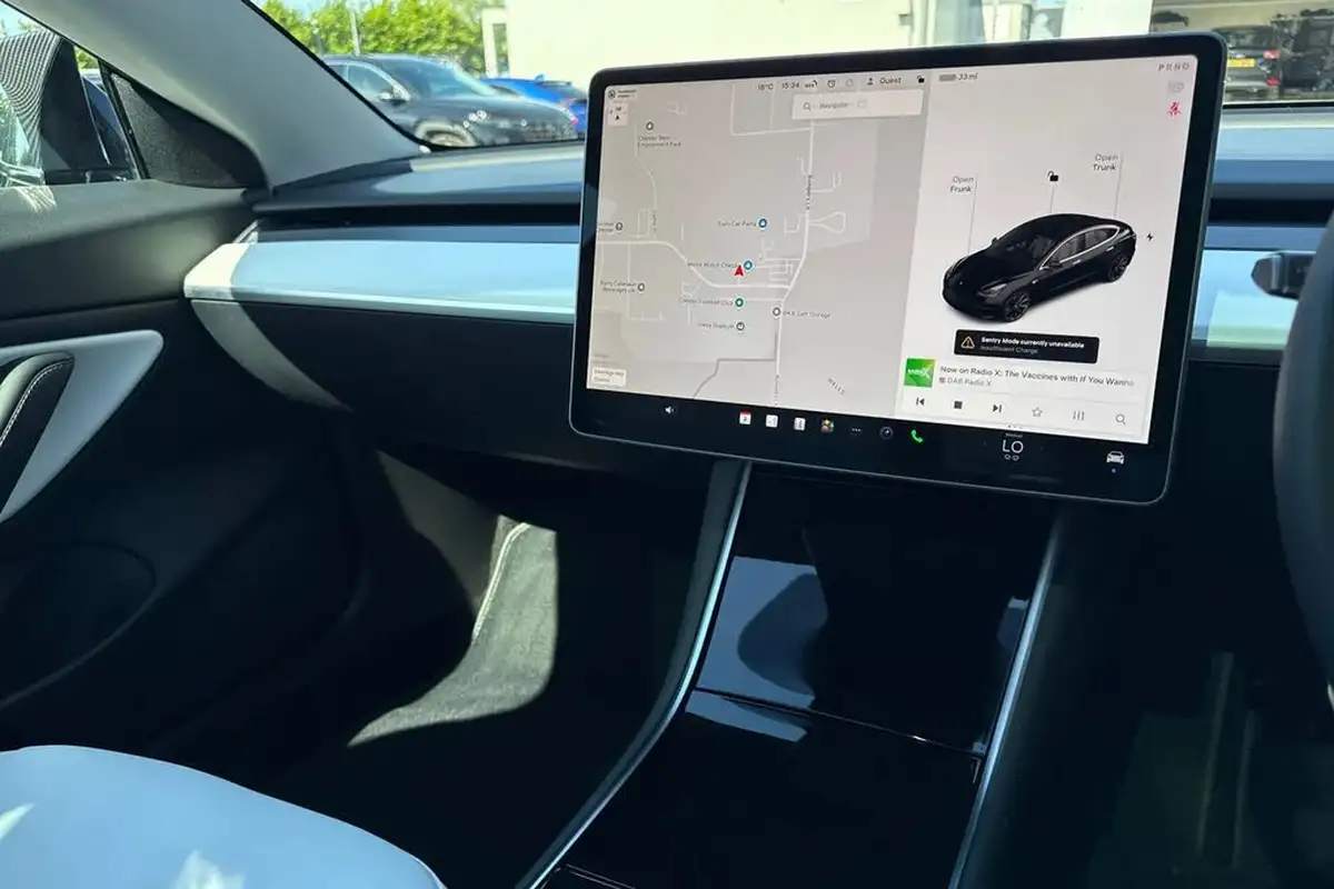 2020-tesla-model-3-e-performance-big-41