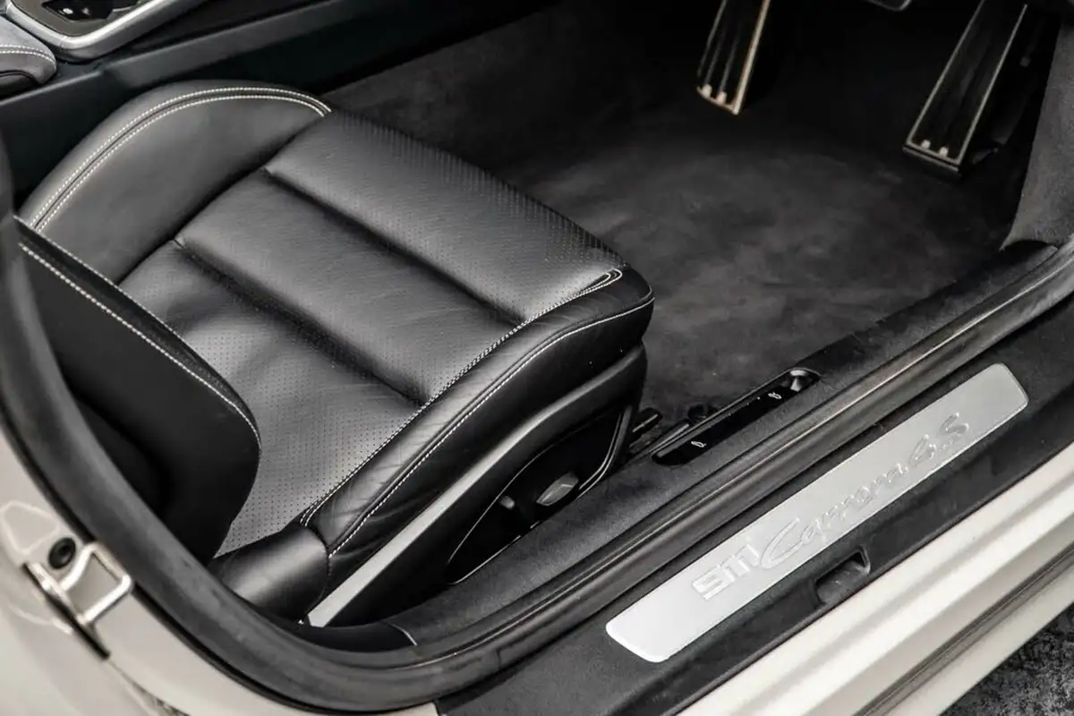 2020-porsche-911-30-carrera-4s-cabriolet-pdk-big-40