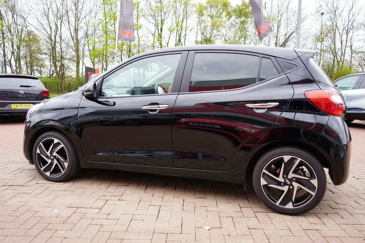 2023-hyundai-i10-10-premium-big-7