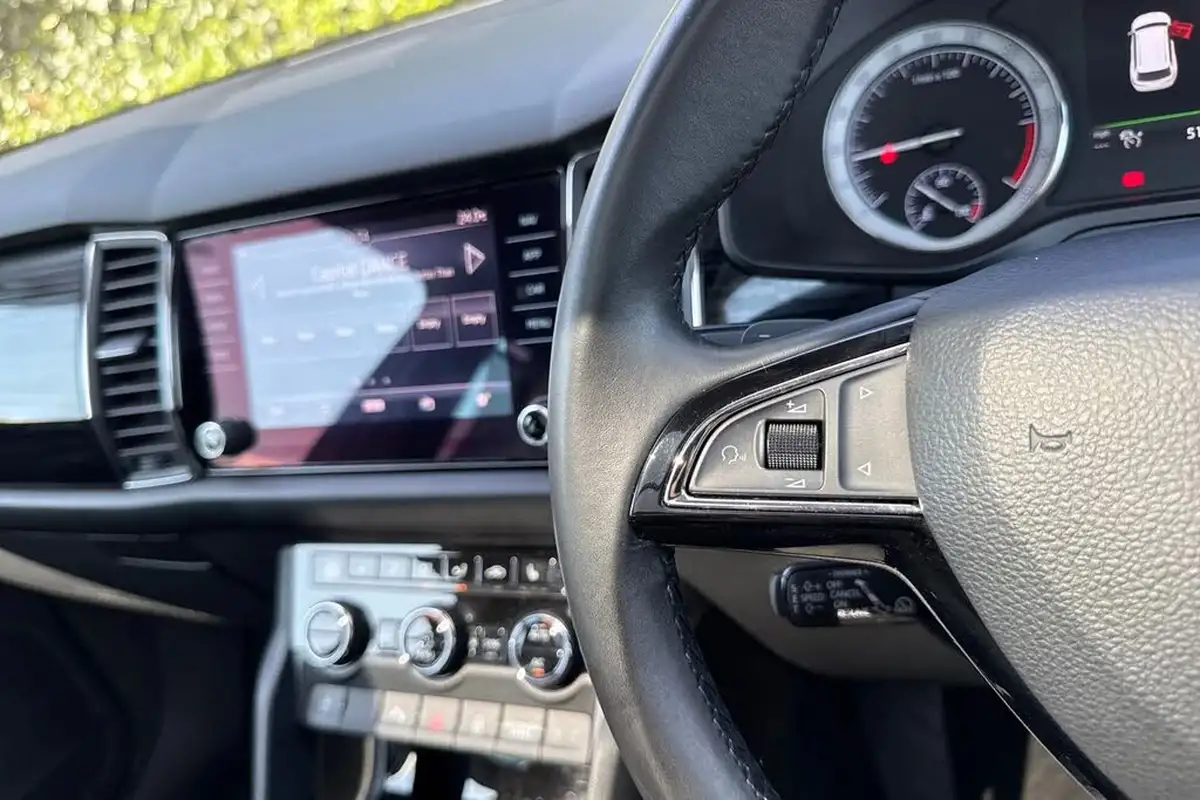 2017-skoda-kodiaq-20tdi-edition-150ps-4x4-5-seatsss-dsg-big-38