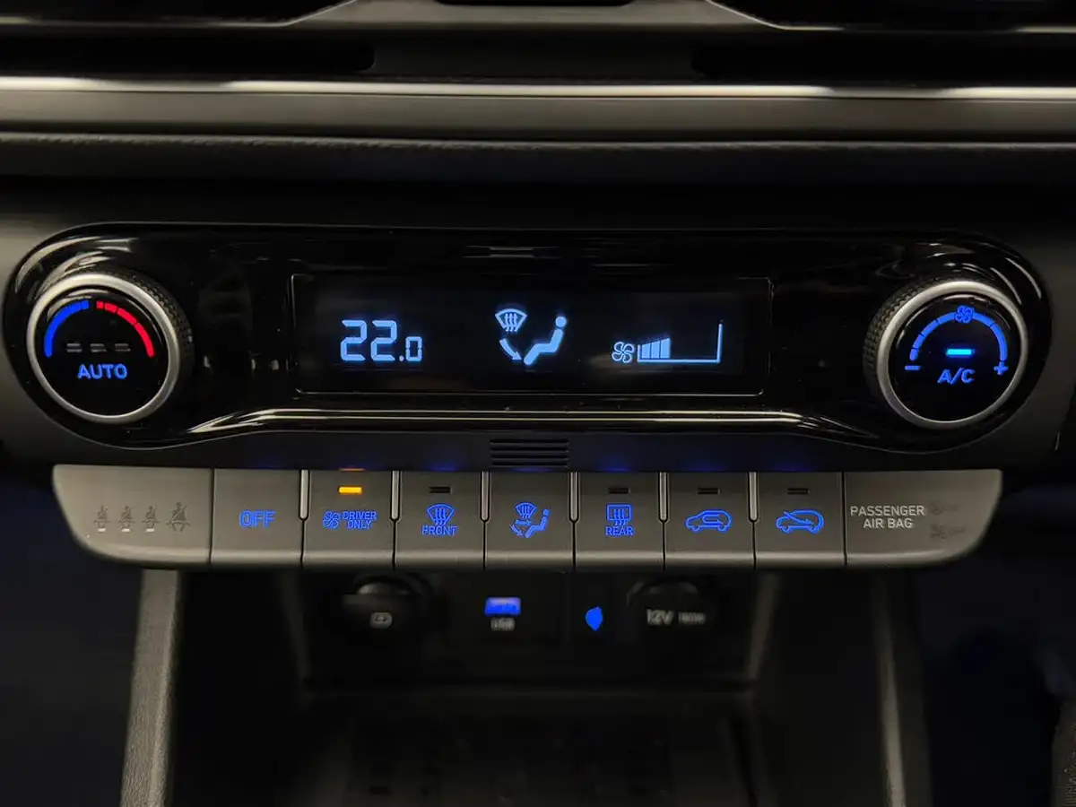 2022-hyundai-kona-16-gdi-premium-big-24