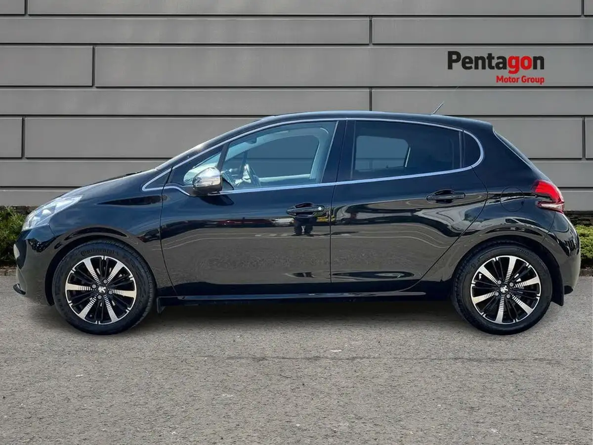 2017-peugeot-208-12-puretech-allure-premium-big-11