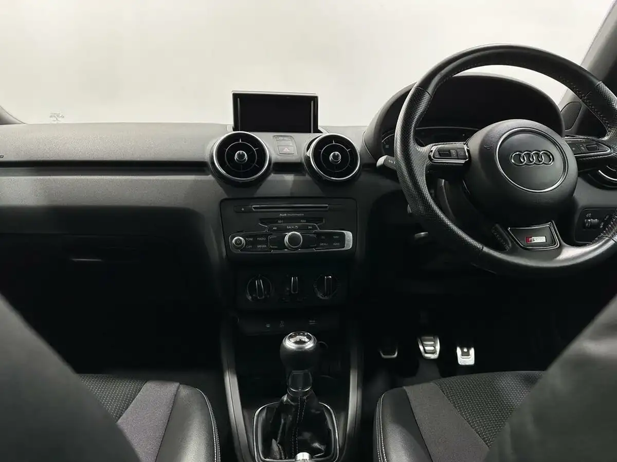 2018-audi-a1-16tdi-s-line-nav-sportback-5d-big-17