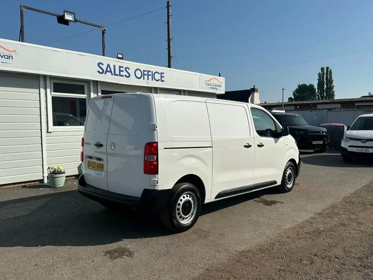 2022-vauxhall-vivaro-15td-2900-l1h1-dynamic-big-1