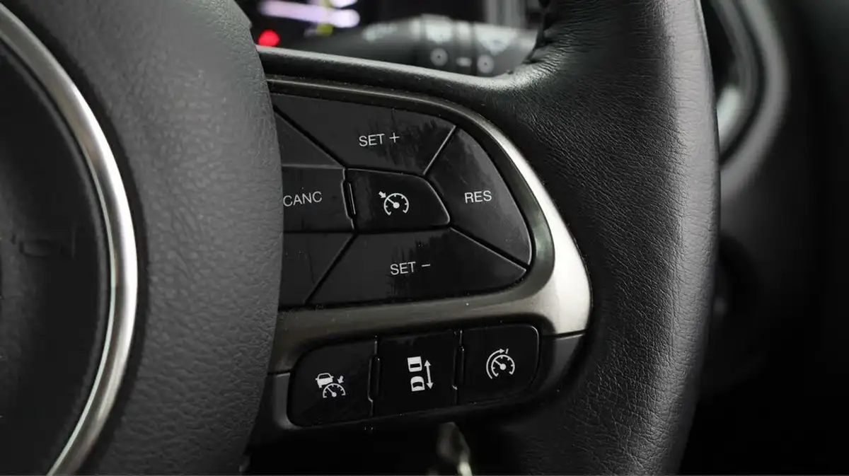 2021-jeep-renegade-13-gse-limited-phev-big-21
