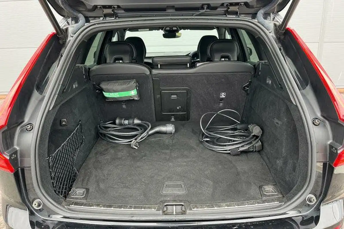 2022-volvo-xc60-20-t6-r-design-350bhp-plug-in-hybrid-big-20