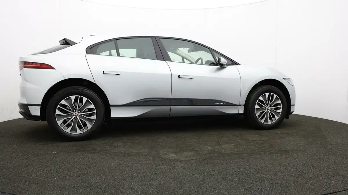 2021-jaguar-i-pace-ev400-se-big-28