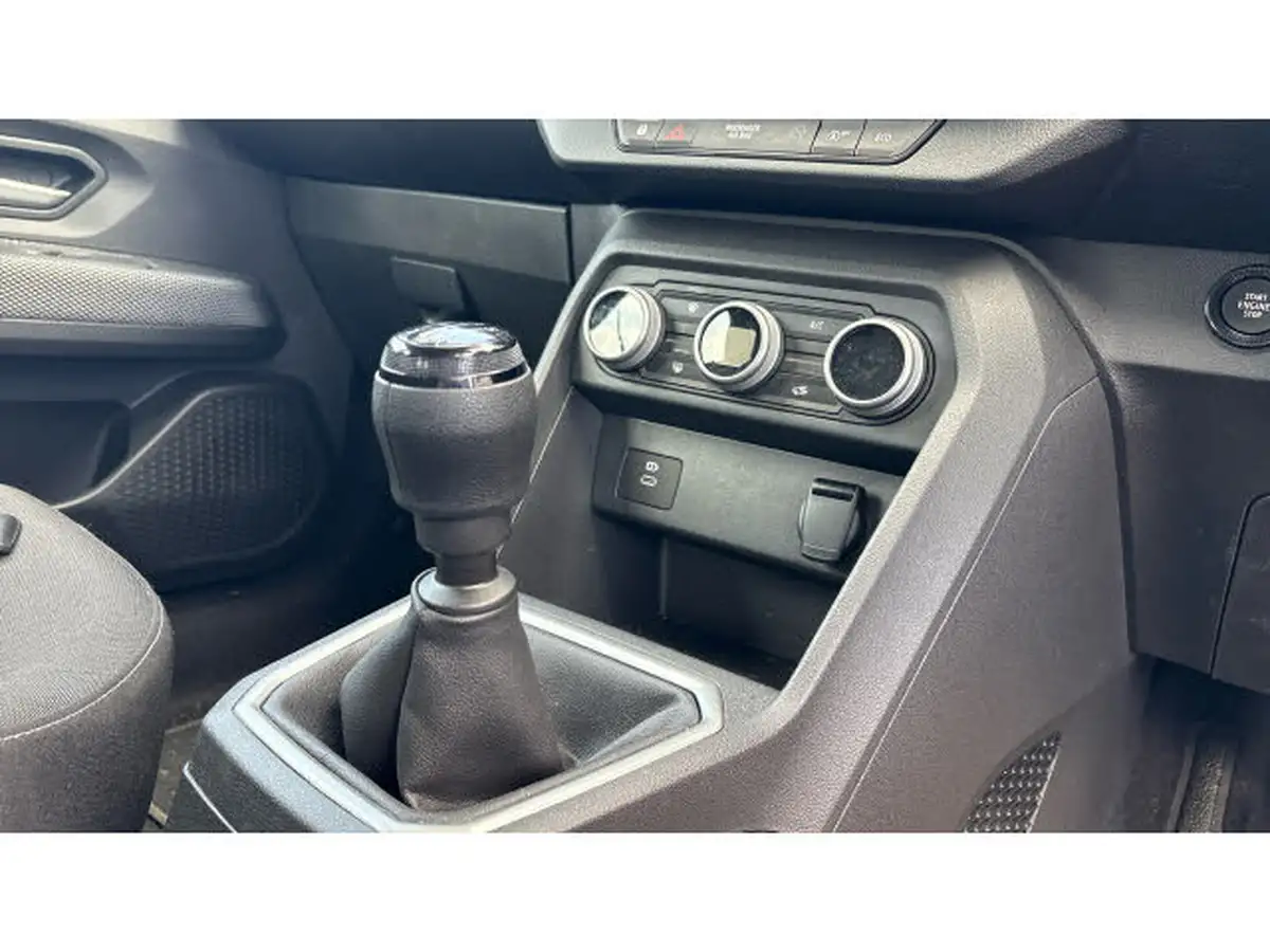 2024-dacia-sandero-10-tce-journey-90bhp-big-12