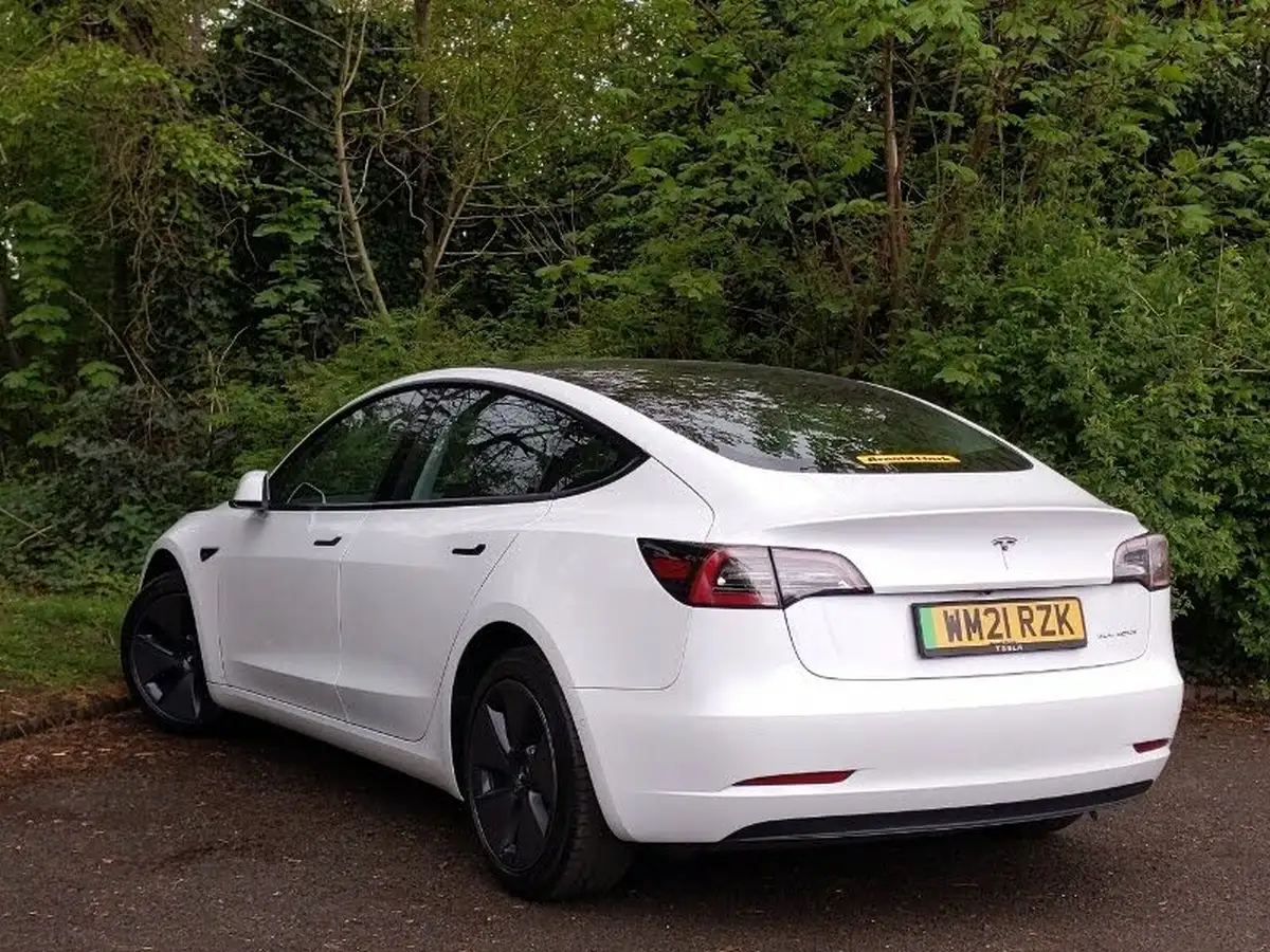 2021-tesla-model-3-e-long-range-4x4-big-1
