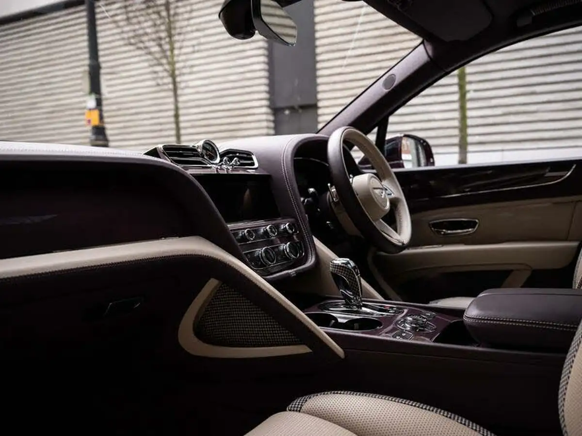 2023-bentley-bentayga-40-v8-extended-wheelbase-azure-big-11
