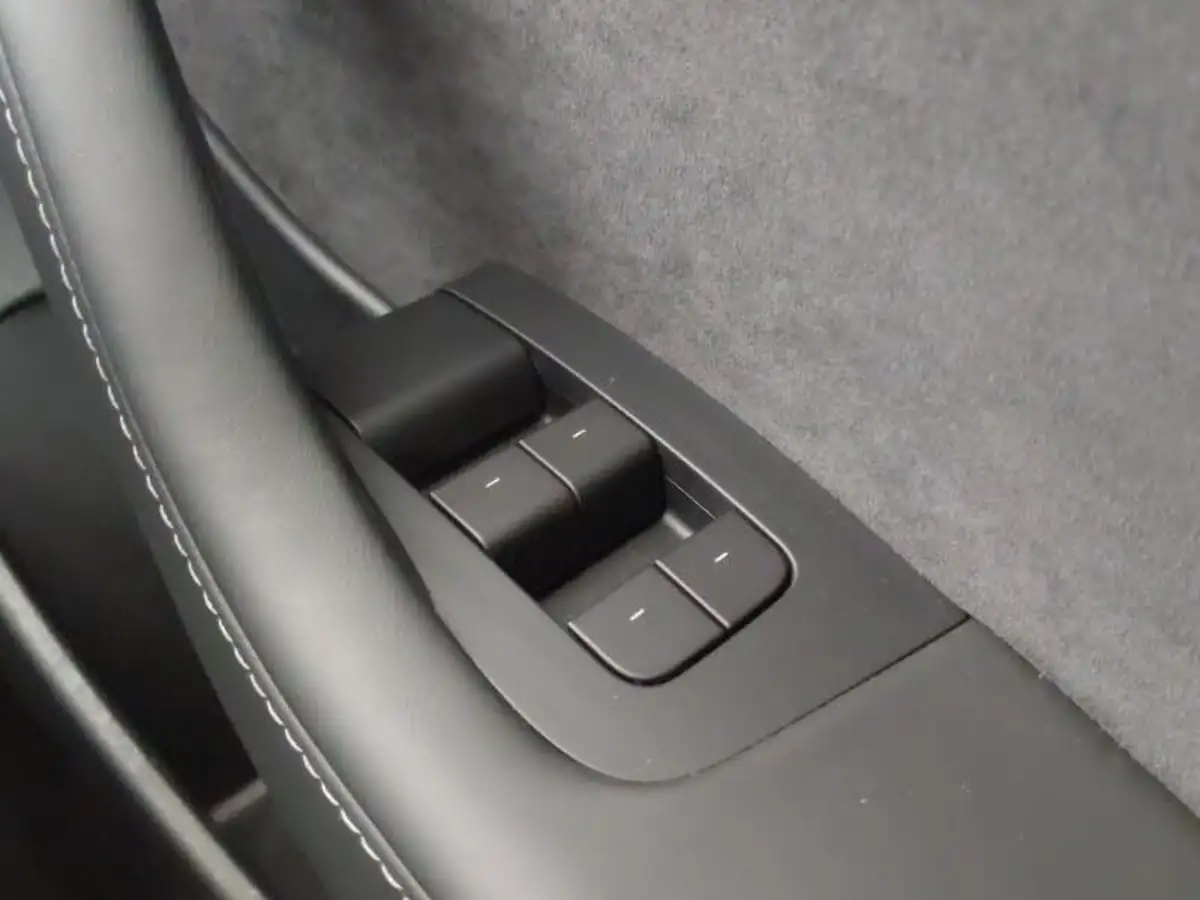 2021-tesla-model-3-e-long-range-4x4-big-17