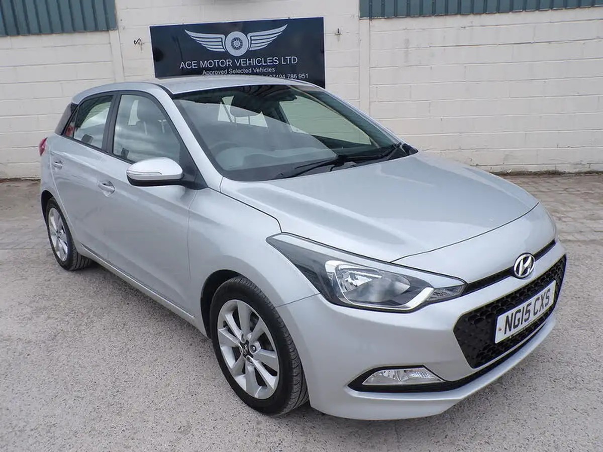 2015-hyundai-i20-12-se-hatchback-5d-big-10